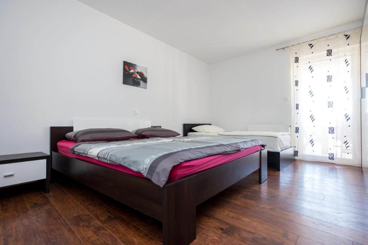Apartmani Sandra Malinska Sveti Vid-Miholjice Exterior foto