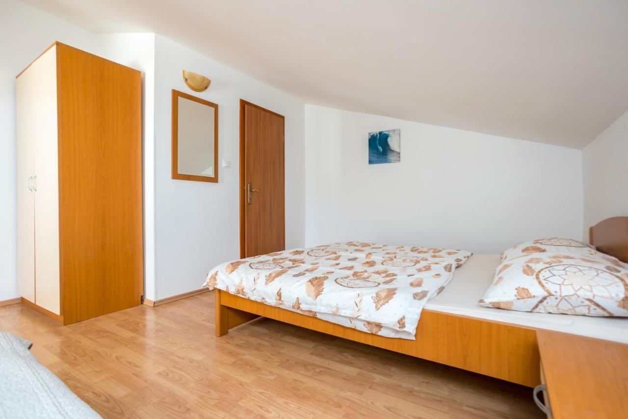 Apartmani Sandra Malinska Sveti Vid-Miholjice Exterior foto