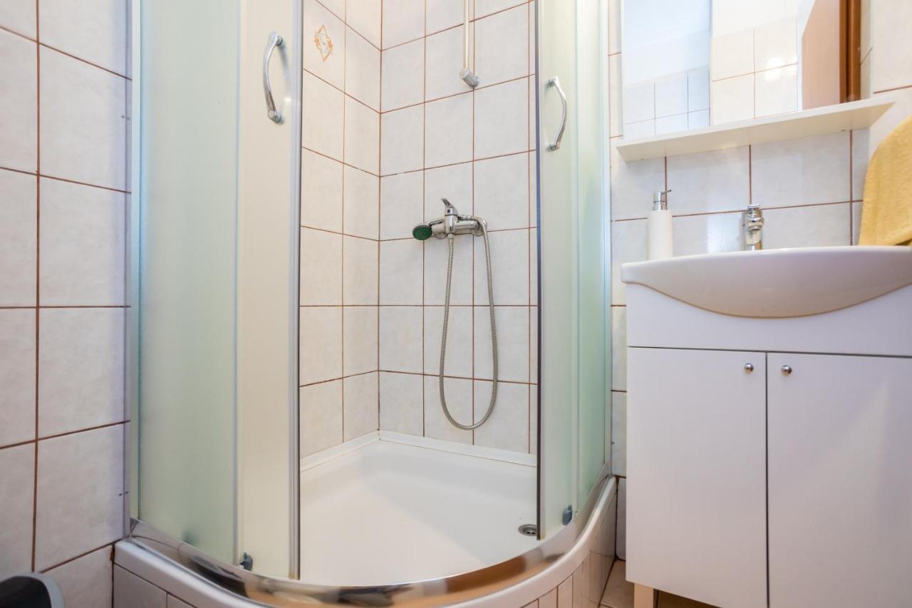 Apartmani Sandra Malinska Sveti Vid-Miholjice Exterior foto